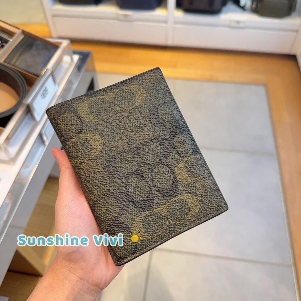 NWT Coach Passport Card Case In Signature Camo Print Silver/green CEU77